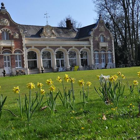 Le Chateau Des Ormes Bed and Breakfast Lambersart Exteriör bild