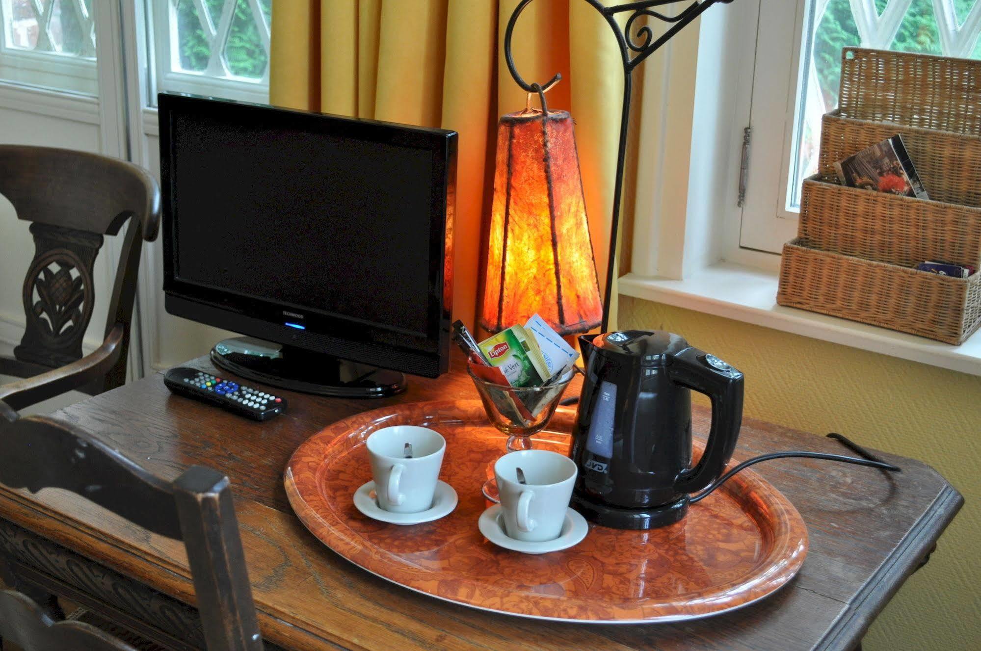 Le Chateau Des Ormes Bed and Breakfast Lambersart Exteriör bild