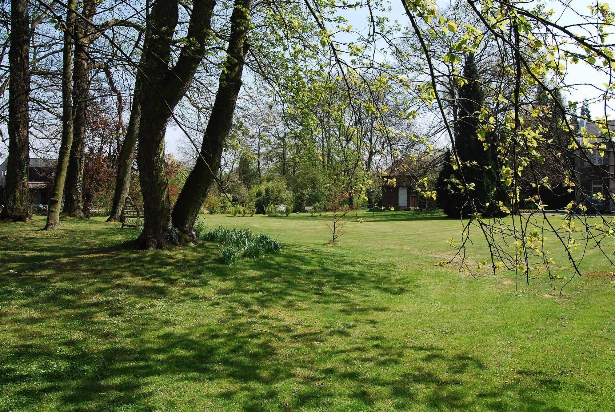 Le Chateau Des Ormes Bed and Breakfast Lambersart Exteriör bild
