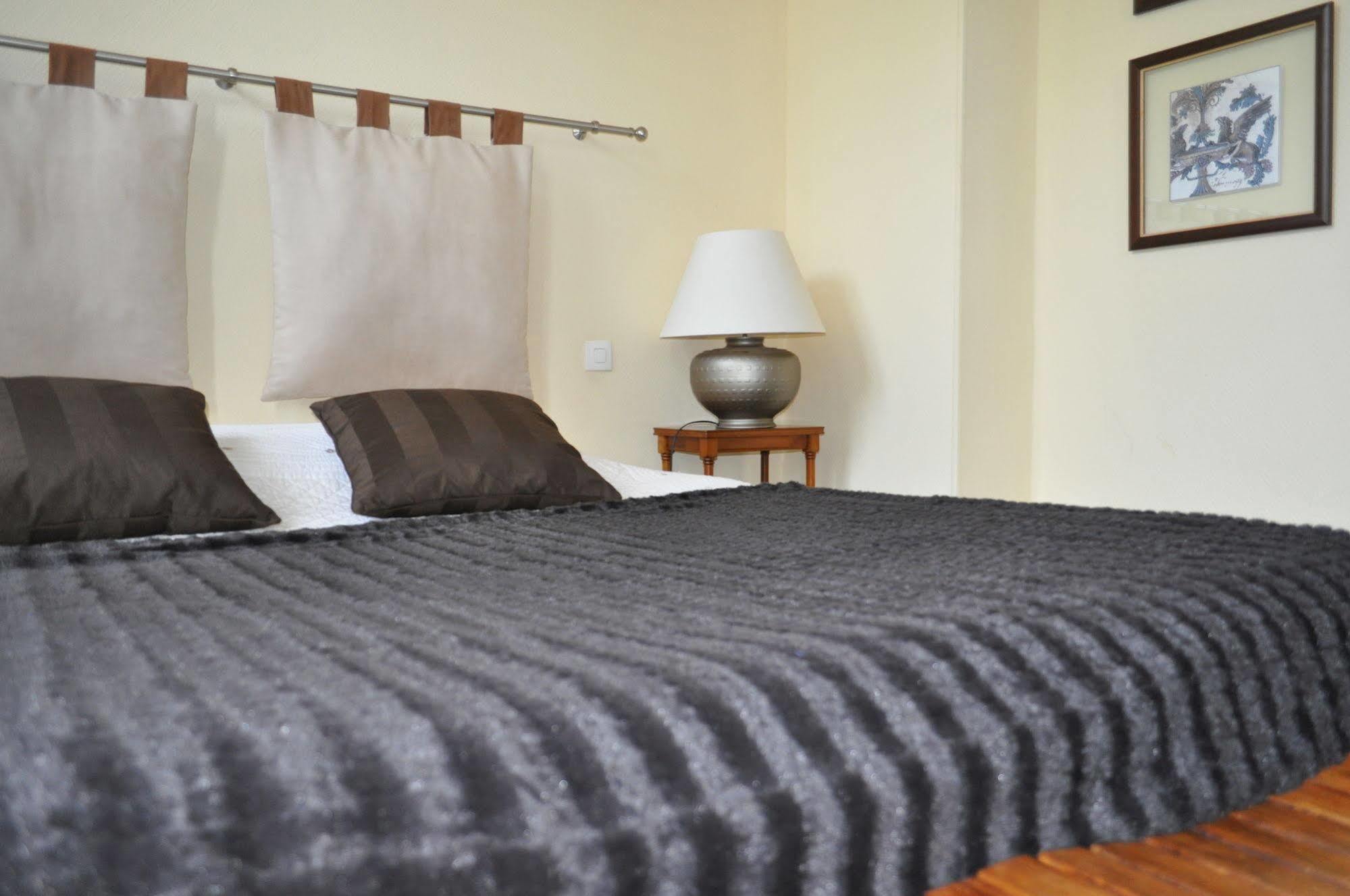 Le Chateau Des Ormes Bed and Breakfast Lambersart Exteriör bild